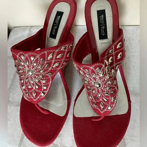 WHITE HOUSE BLACK MARKET | Kaley Red Wedges Silver Beads and Embroidery Size 10M - Picture 7 of 9
